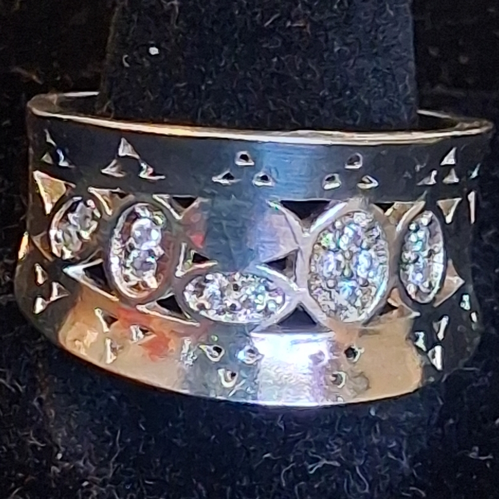 Elegant Sterling Silver Cigar Band Ring With Faux Diamonds Size 11 - Picture 2 of 11